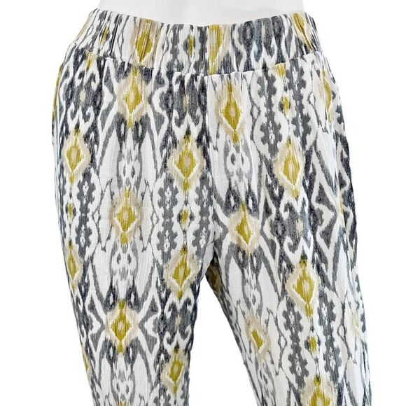 Duets Capri Damask Pants - Picture 2 of 11